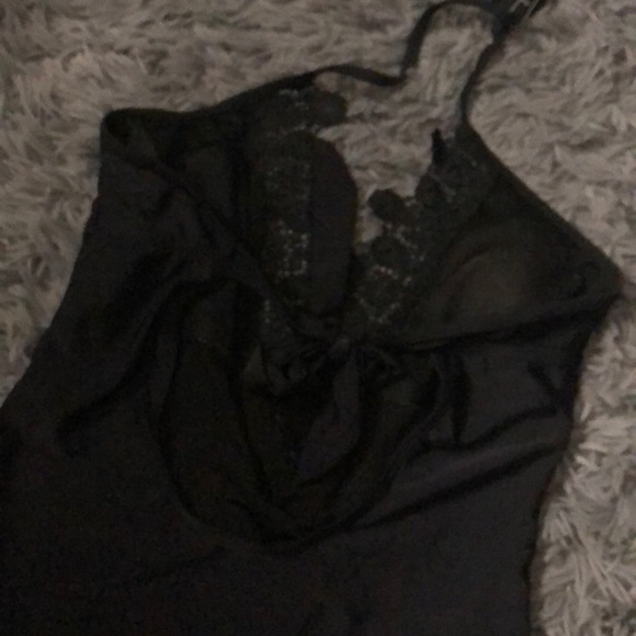 Bikini - Picture 3 of 4